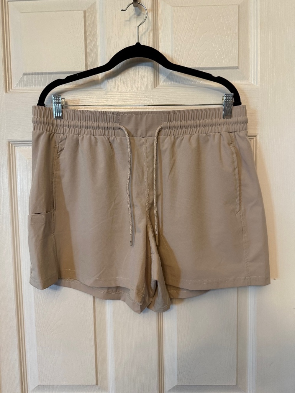 Avalanche Athletic Tan Shorts, Size L
